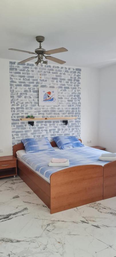Apartmani Centar Seline Paklenica Extérieur photo