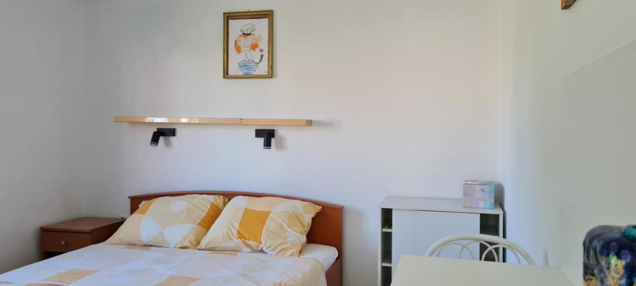Apartmani Centar Seline Paklenica Extérieur photo